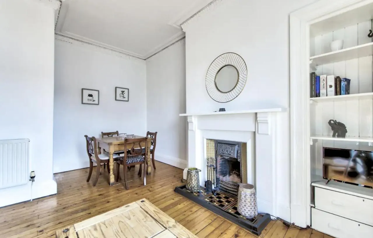 Entire Period Flat By City Centre Edynburg Wielka Brytania
