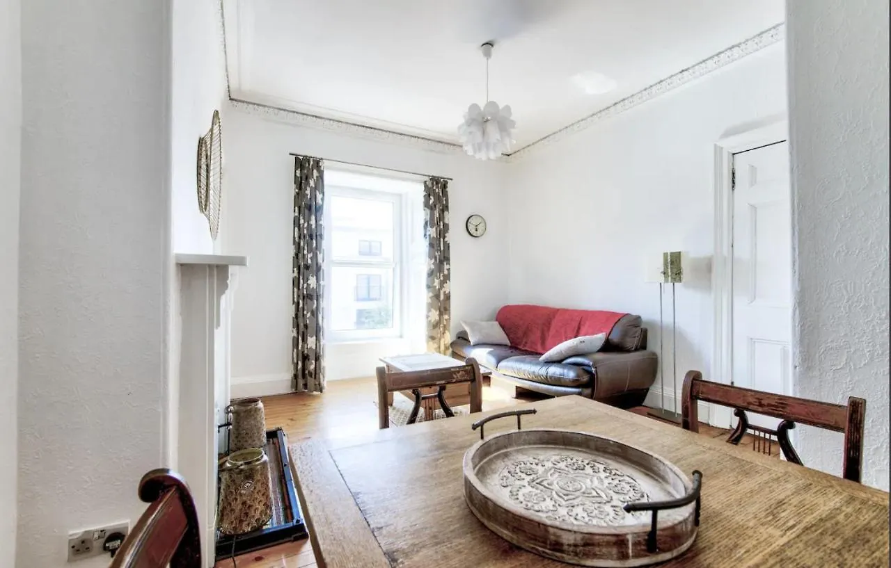 Entire Period Flat By City Centre Edynburg